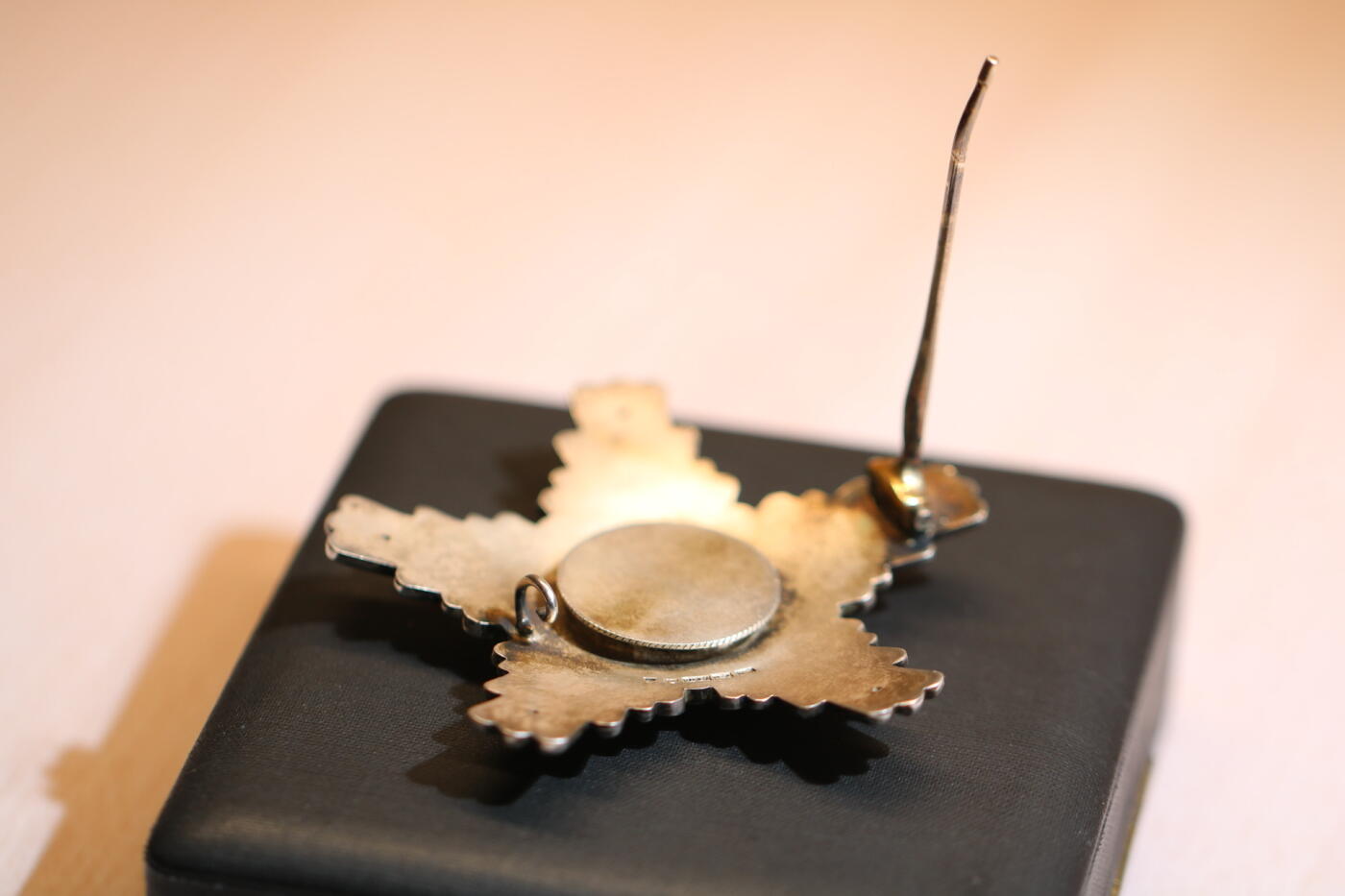 大猫徽章拍卖 第287期 芬兰大军官雄狮勋章，原盒，中间雄狮和别杆均为K金