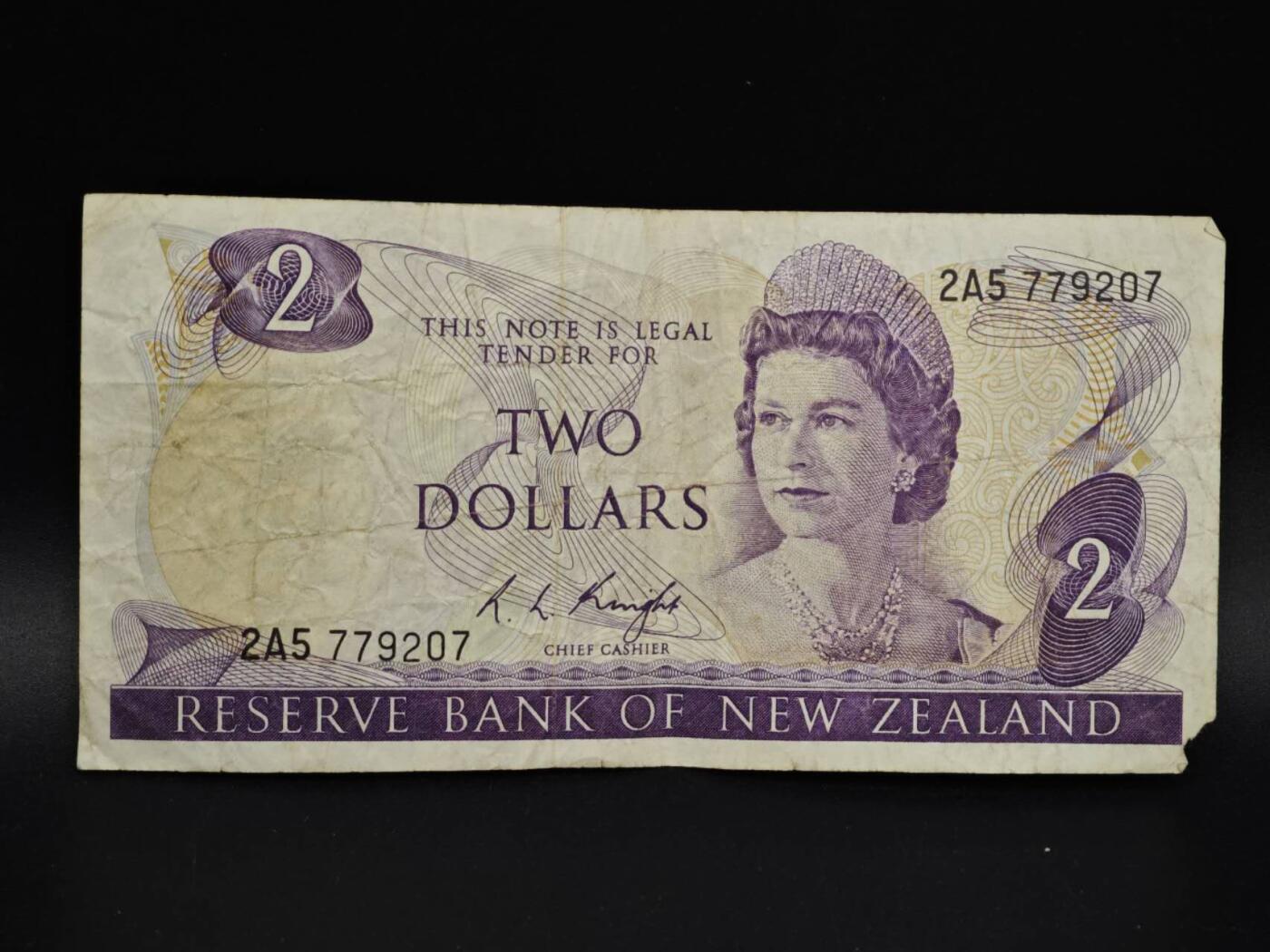 【淘币小摊】实时拍第八百五十四拍   无佣金福利纸币场   满百包邮可预留二周 每周一统一发货   新西兰2元纸币【有折】