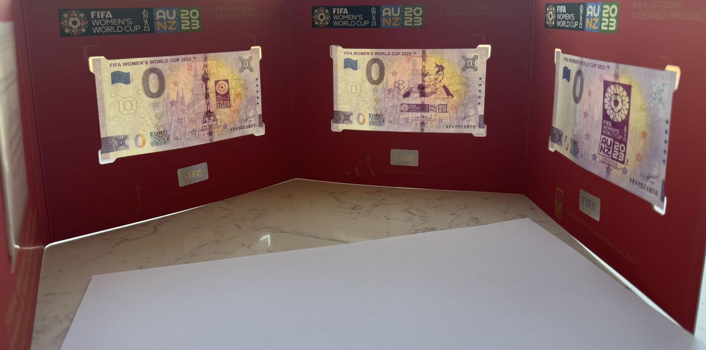 2026第2场（总第229期）：精品测试钞、连体钞综合场 国际足联2023年澳大利亚和新西兰世界杯足球赛0欧元纪念钞一套3枚全同号册装UNC（第26808号）