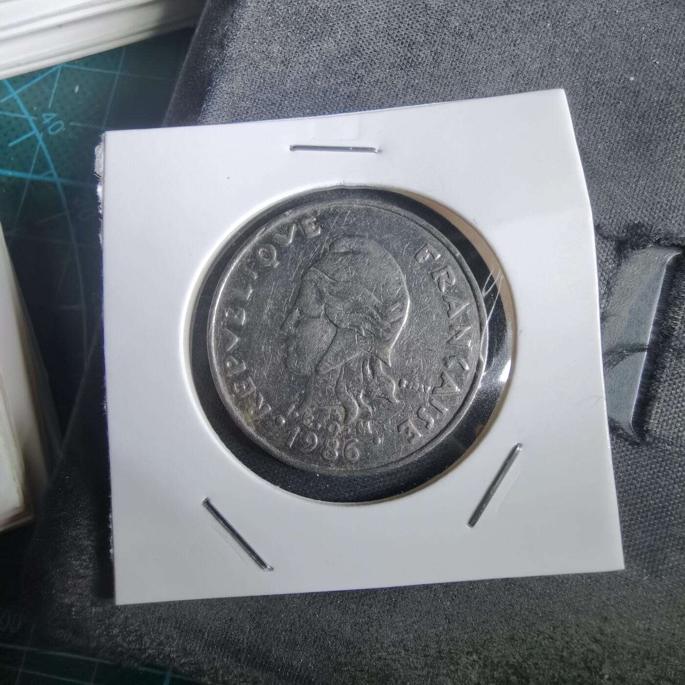 沼泽如烟--第973场 法属新喀里多尼亚1986年20法郎