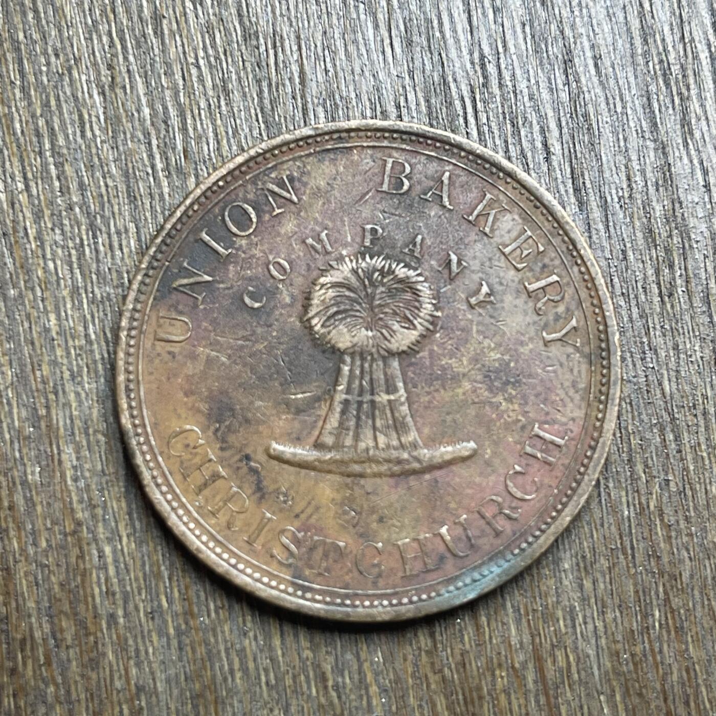 【铜匠收藏】★第140加场★精品老铜币 硬币专场 不寄存，200包邮。不满200元，支付5元运费。《接受代拍 代送NGC评级》 86【无寄存】稀少19世纪新西兰基督城联合面包公司（Union Bakery Company）代用币 Token