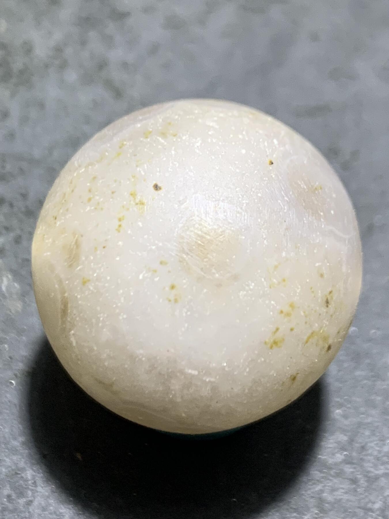 精美冻料亚光战国红玛瑙圆珠一颗！