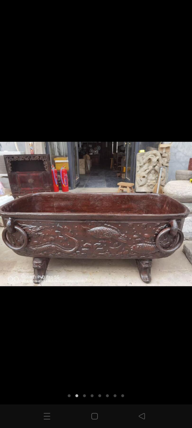 全品铸铁鱼龙变化盆老门海，高浮雕两面工一样，做工精堪，是庭院，四合院院中摆放，古代门海的寓意是带来财源和避祸。古人认为门前有海，如果里面储满水的话，就意味着钱到家。重700斤左右