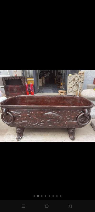 全品铸铁鱼龙变化盆老门海，高浮雕两面工一样，做工精堪，是庭院，四合院院中摆放，古代门海的寓意是带来财源和避祸。古人认为门前有海，如果里面储满水的话，就意味着钱到家。重700斤左右 - 全品铸铁鱼龙变化盆老门海，高浮雕两面工一样，做工精堪，是庭院，四合院院中摆放，古代门海的寓意是带来财源和避祸。古人认为门前有海，如果里面储满水的话，就意味着钱到家。重700斤左右