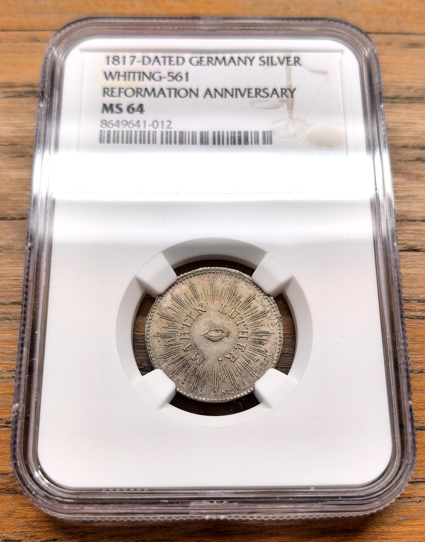 凡希社世界钱币微拍第三百十九期 1817德国德累斯顿新城区宗教改革300周年纪念杜卡特型银质币章NGC-MS64，淡彩，收藏级品相！