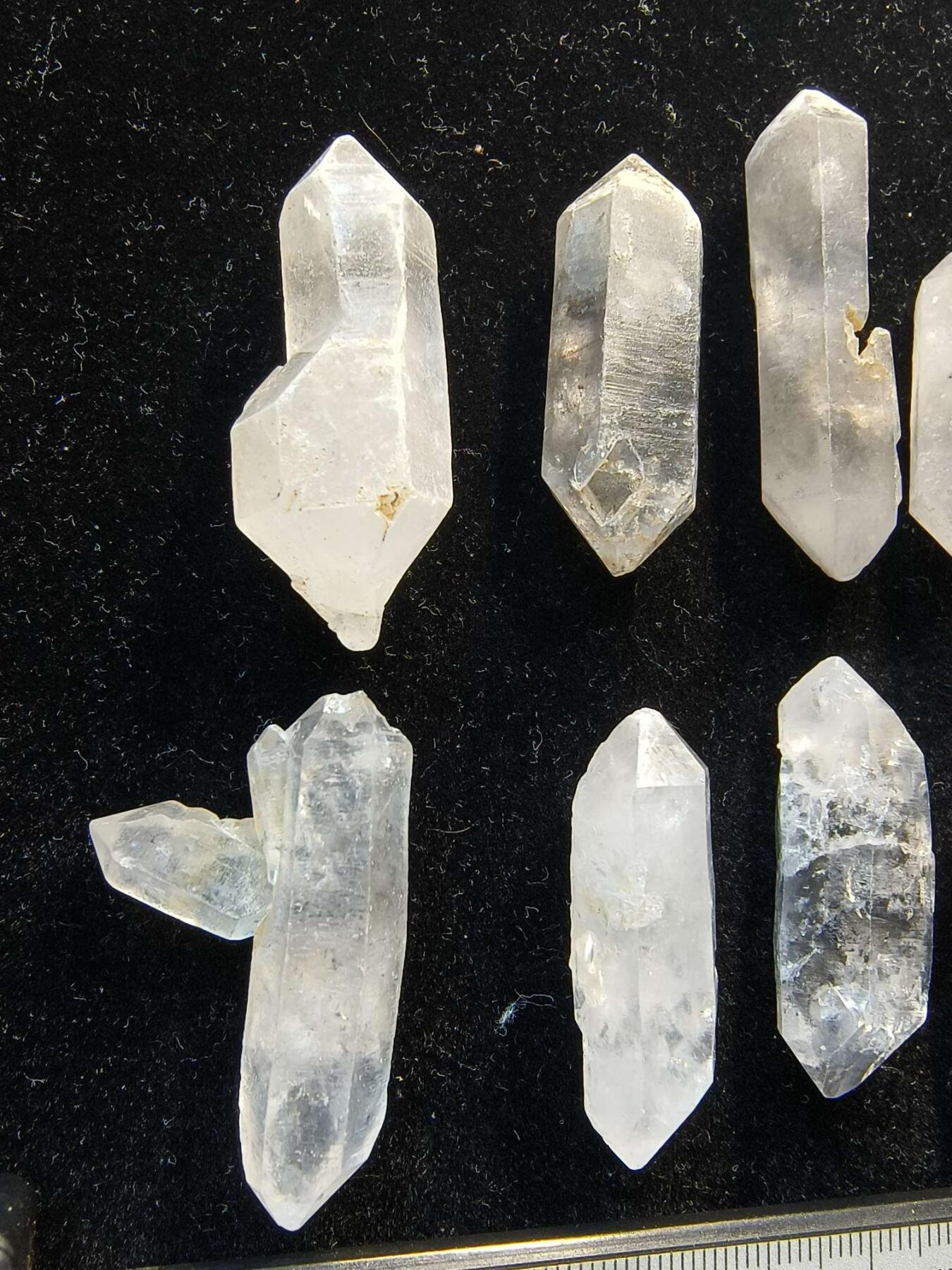 七河·世界币章矿标杂件每周小拍（总第35期）（本场周二结标） k616（9）云贵闪灵水晶原石一组 9件 80+g