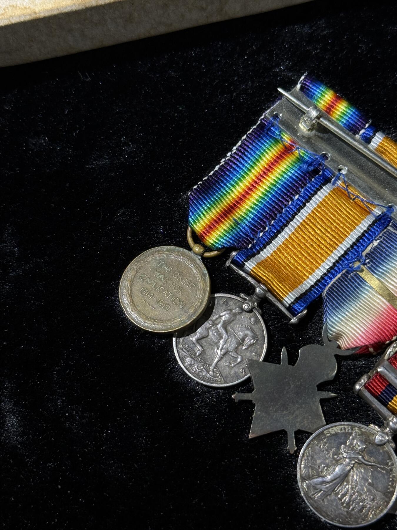 戎马世界章牌大赏第110期 英国布尔一战mini章联排