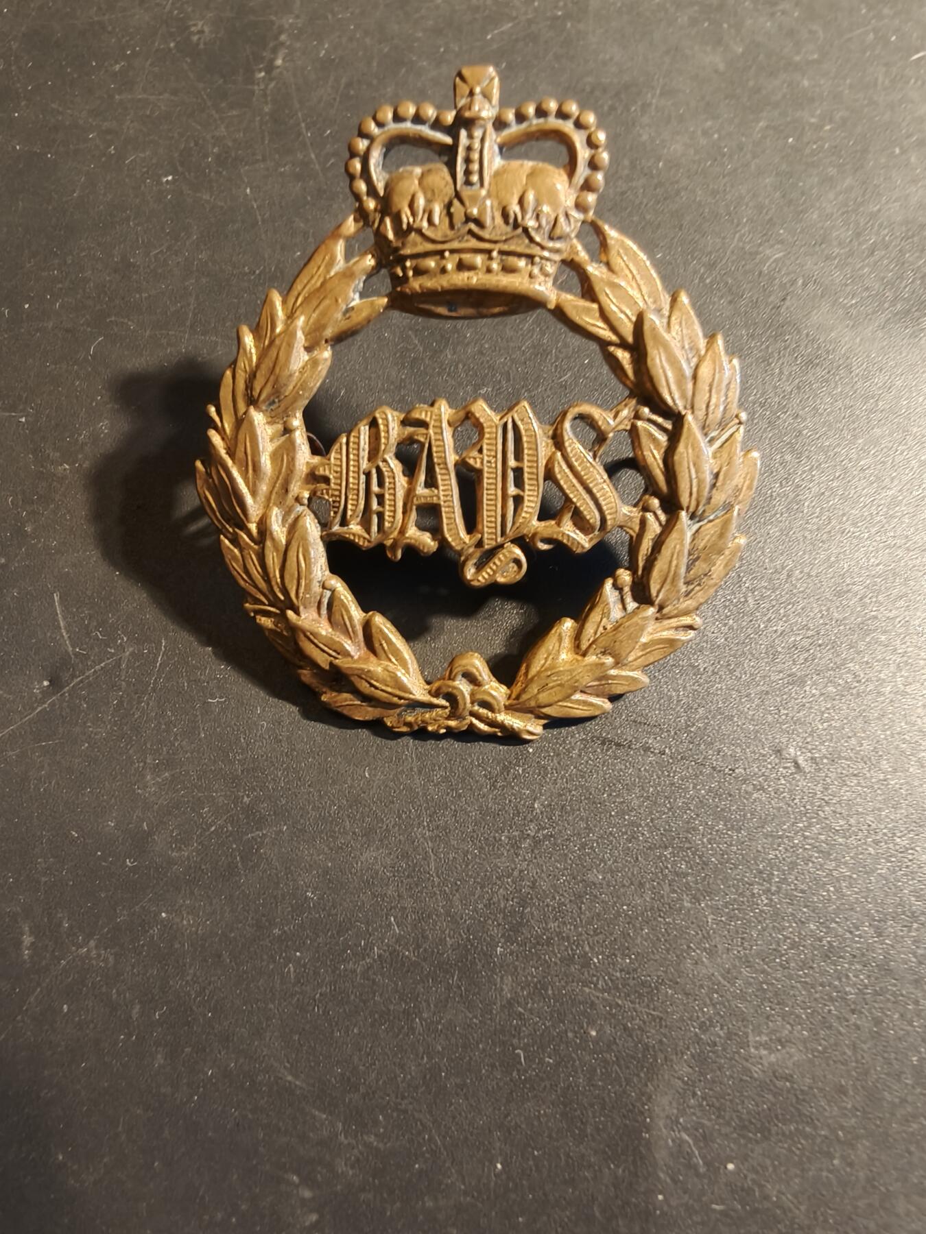 老王徽章第179期 英国陆军第2近卫龙骑兵团帽徽     女王早期版