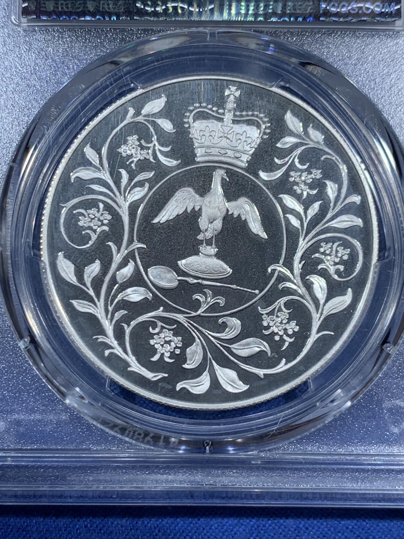 《竞宝斋》第461场 周日，周一，2场连拍 （全场包邮）欢迎送拍 PCGS PR68DCAM 英国1977年伊丽莎白女王即位25周年（银禧年）纪念克朗型精制银币