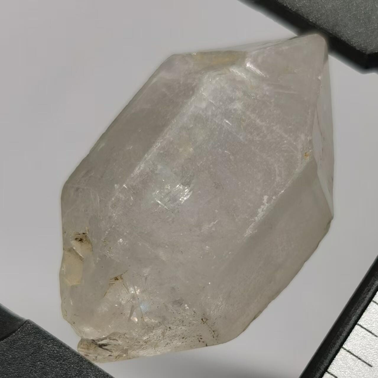 七河·世界币章矿标杂件每周小拍（总第35期）（本场周二结标） 藏家出品 X711（2） 云贵闪灵水晶原石 本件拍品由合作藏家邮寄