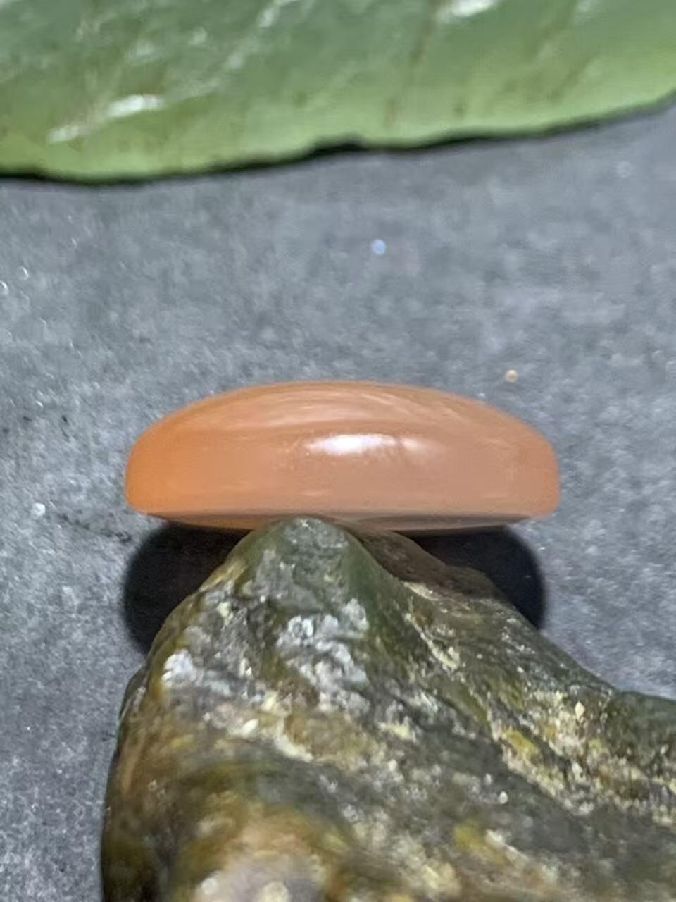 精美南红玛瑙荔枝冻飘红戒面一个，