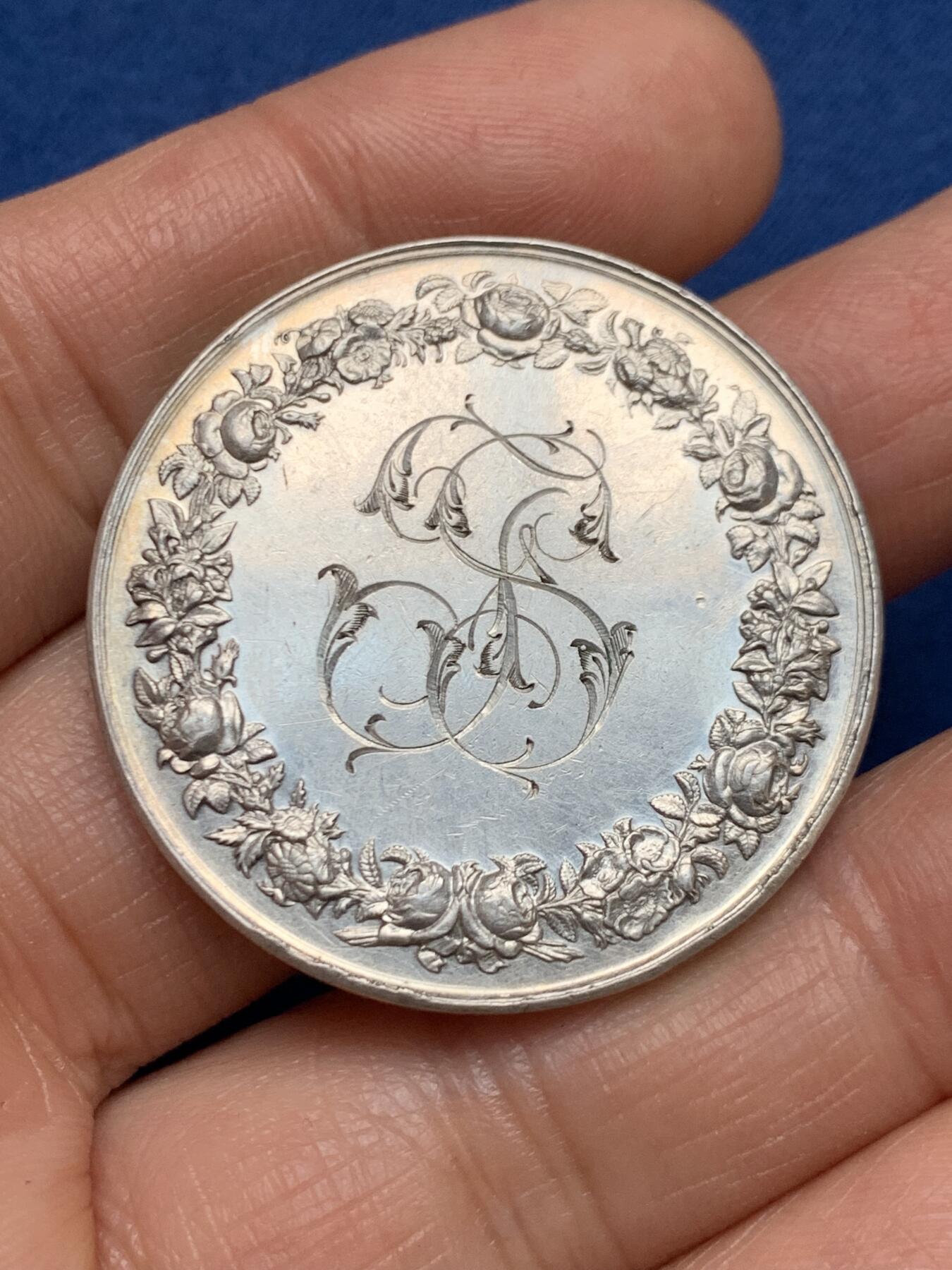 《竞宝斋》第461场 周日，周一，2场连拍 （全场包邮）欢迎送拍 法国1895年结婚纪念银章，结婚信息在边铭，丰饶角AR，36.5mm，21.7克