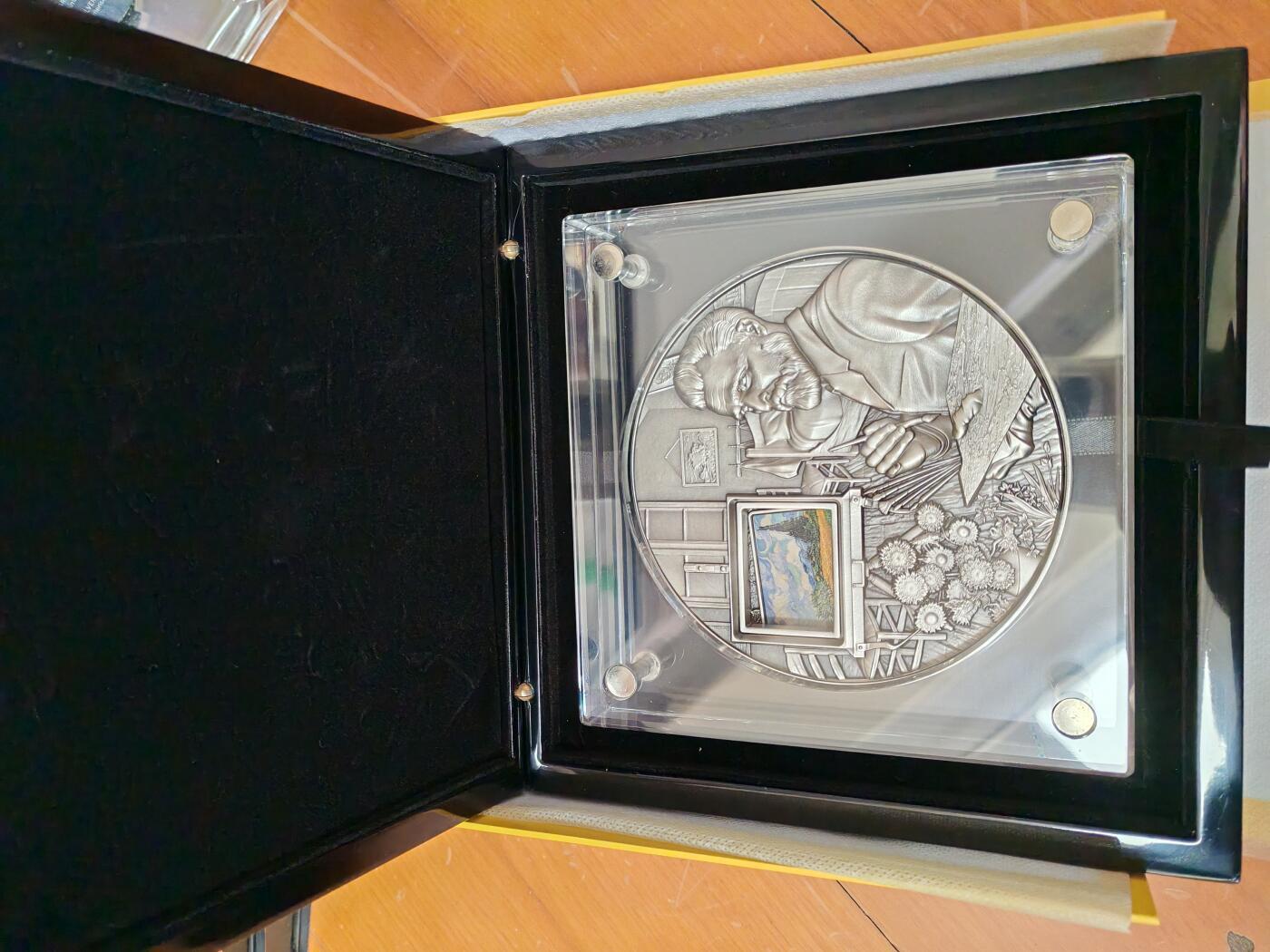 长老汇蛇年精选第九十五场拍卖 2023乍得梵高四幅画5盎司999银38盎司999铜25000法郎仿佛高浮雕币，盒证全，199枚