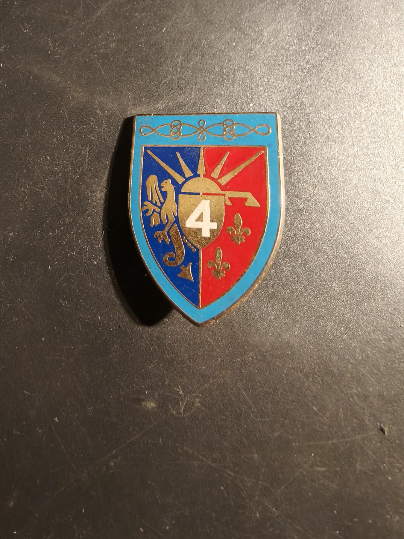 老王徽章第179期 法国陆军第4轻骑兵团证章