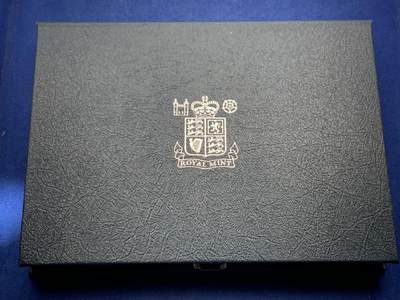 《竞宝斋》第461场 周日，周一，2场连拍 （全场包邮）欢迎送拍 - 英国1989年精制套币，带2枚2英镑权利法案300周年精制纪念币，9枚币，品相精美 蓝色盒装