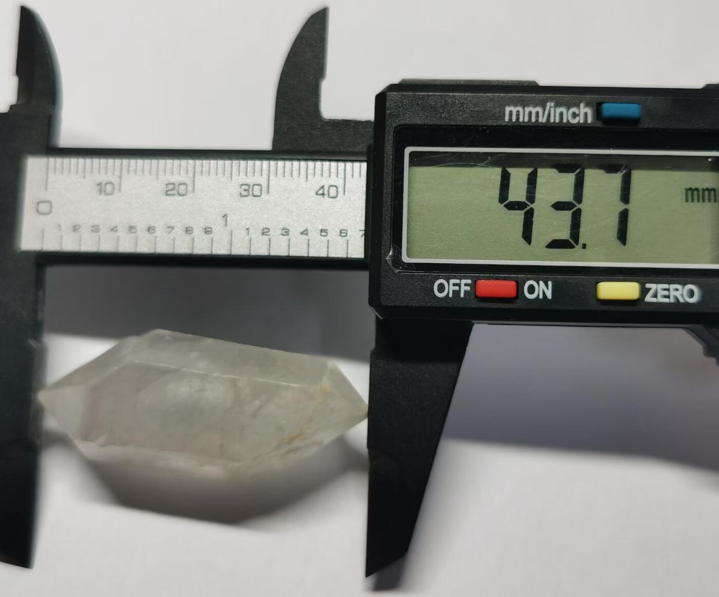 七河·世界币章矿标杂件每周小拍（总第35期）（本场周二结标） 藏家出品X697（25） 云贵闪灵水晶原石 双尖 本件拍品由合作藏家邮寄