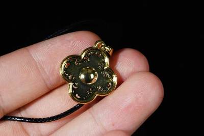 上海都达杂项专场八（全场包邮）   天然 和田玉蛋面四叶草挂件 附鉴定证书87-348