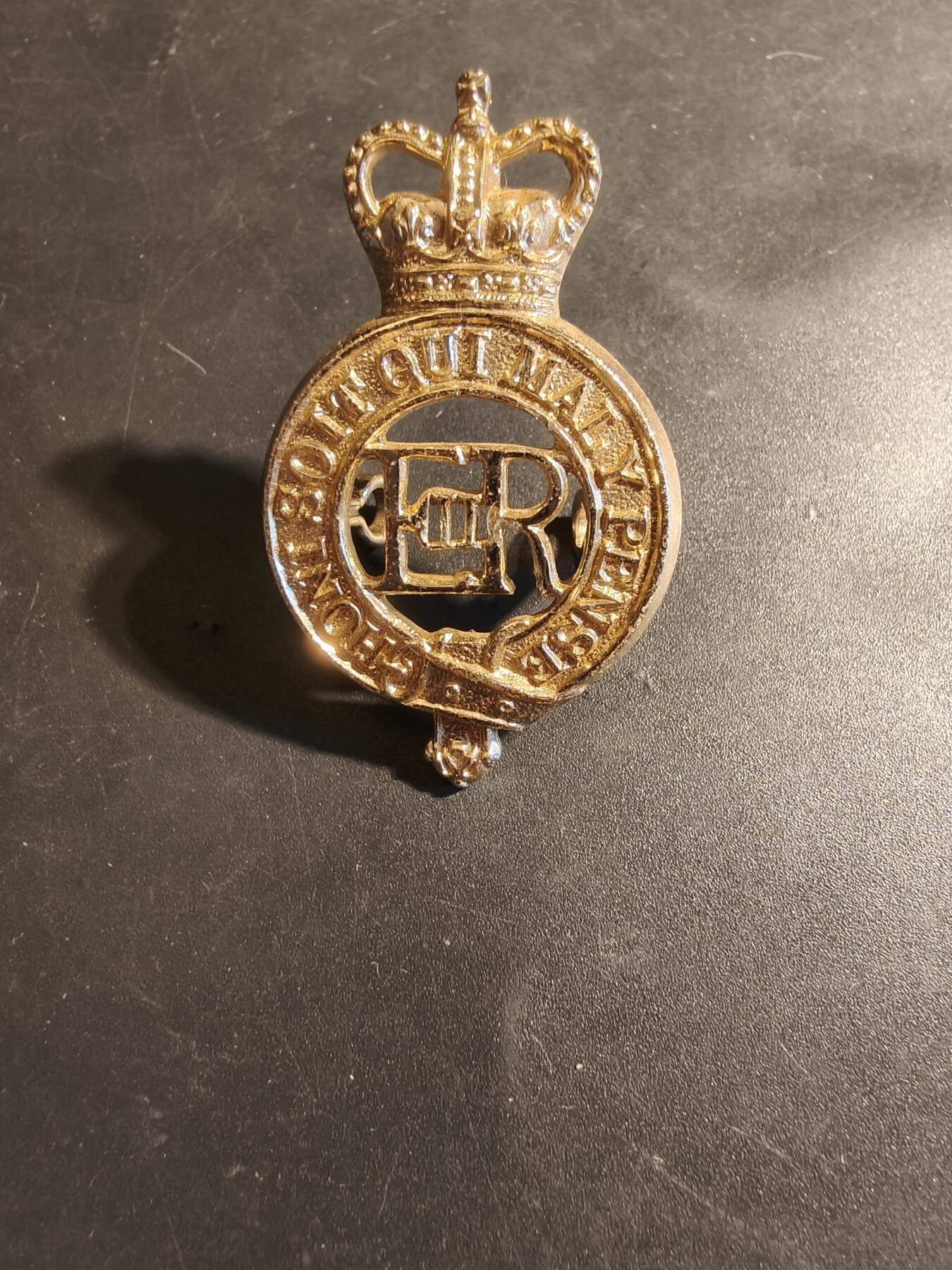 老王徽章第179期 英国皇家近卫(家庭)骑兵团帽徽    女王时期