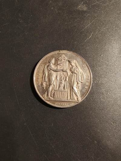 老王徽章第179期 - 法国银婚章     带边铭背铭    1880年实授     950银     直径30mm    重量12.2g