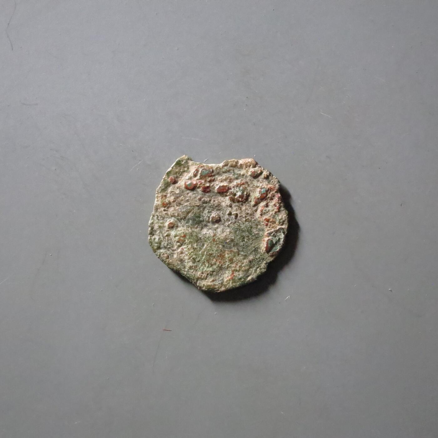 七河·世界币章矿标杂件每周小拍（总第35期）（本场周二结标） （5）k633 大唐西域粟特币 突骑施·托古斯 突昏十箭部单面钱 满穿版 华夏评级上美75分