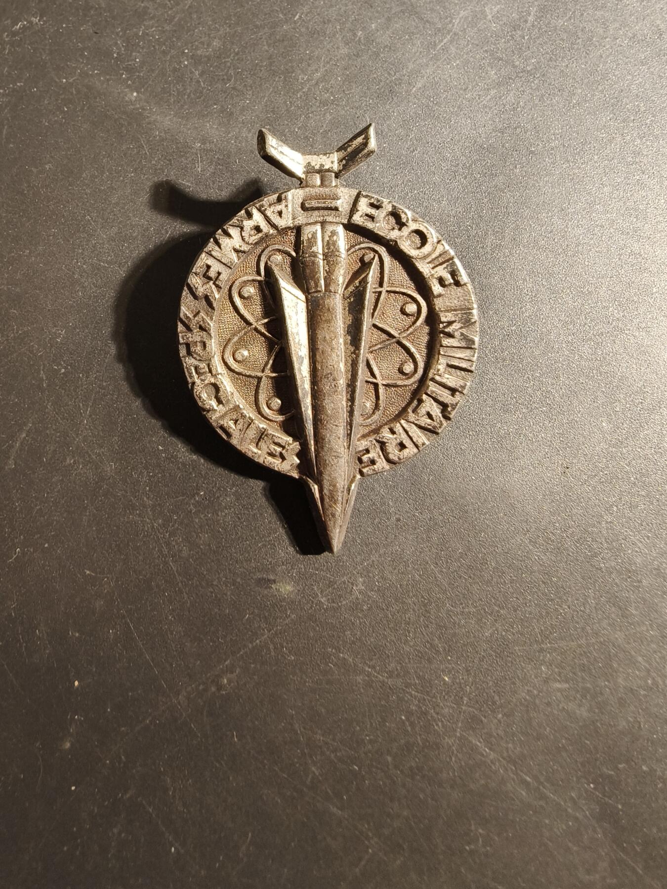 老王徽章第179期 法国格勒诺布尔特种武器军事学院证章