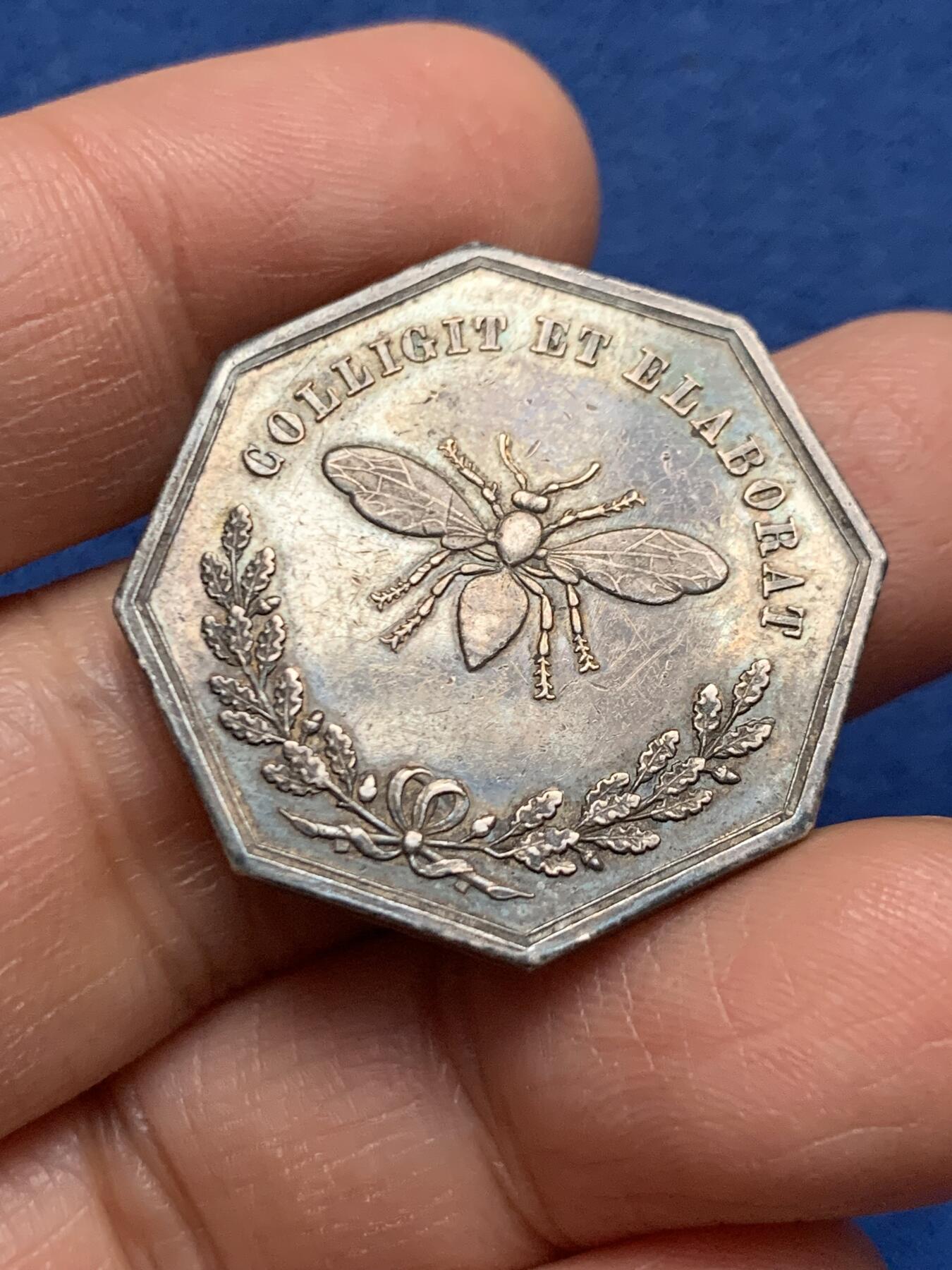 《竞宝斋》第461场 周日，周一，2场连拍 （全场包邮）欢迎送拍 法国早期无边铭银质八角代币，细节清晰，双面深彩包浆，直径：29.6mm，重：11.73g