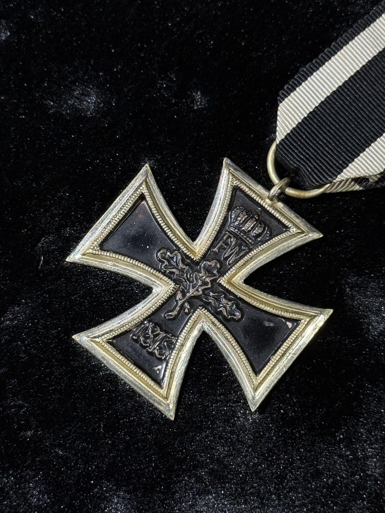 戎马世界章牌大赏第110期 德国一战二级铁十字勋章，漆面有损