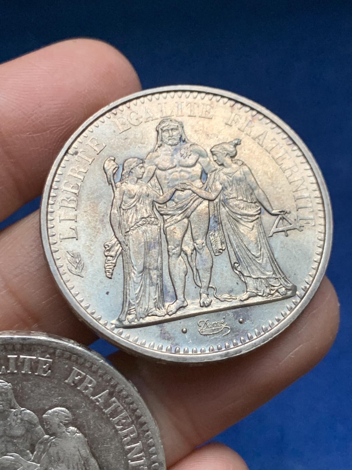 《竞宝斋》第461场 周日，周一，2场连拍 （全场包邮）欢迎送拍 两枚一组 法国大力神5法郎/10法郎，品相一般，细节见图