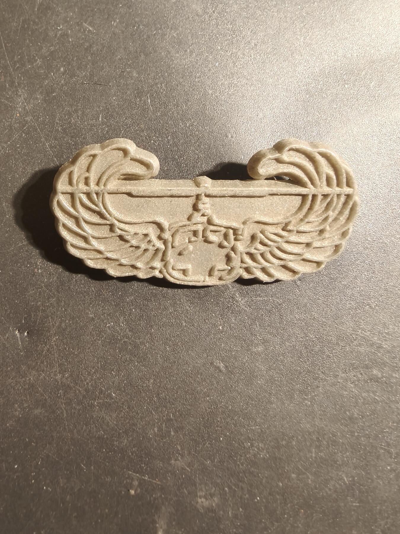 老王徽章第179期 美国空中突击证章     塑料材质