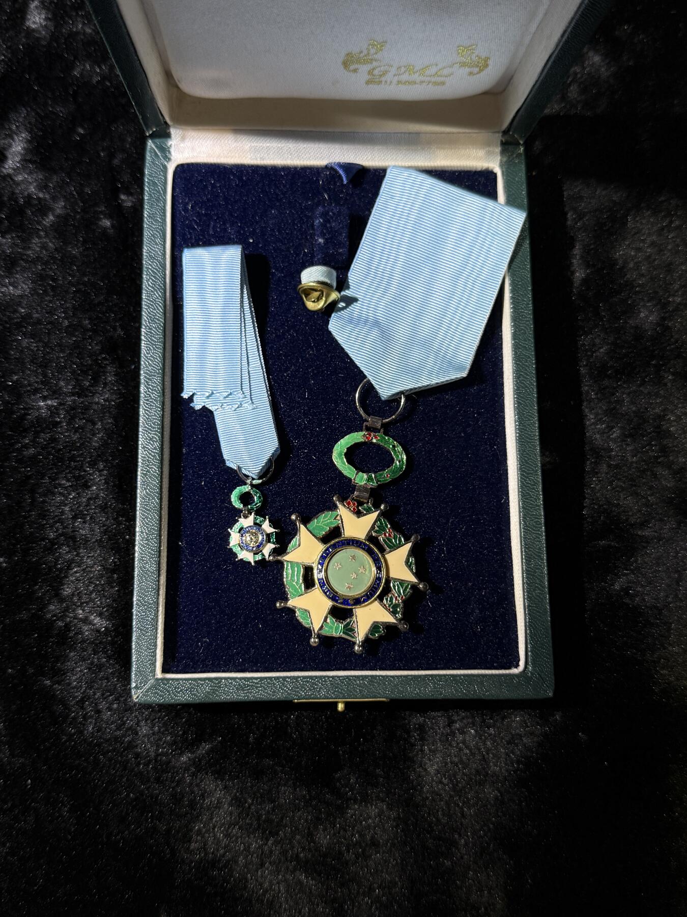 戎马世界章牌大赏第110期 巴西南十字勋章，骑士级，现代版，合金冷珐琅