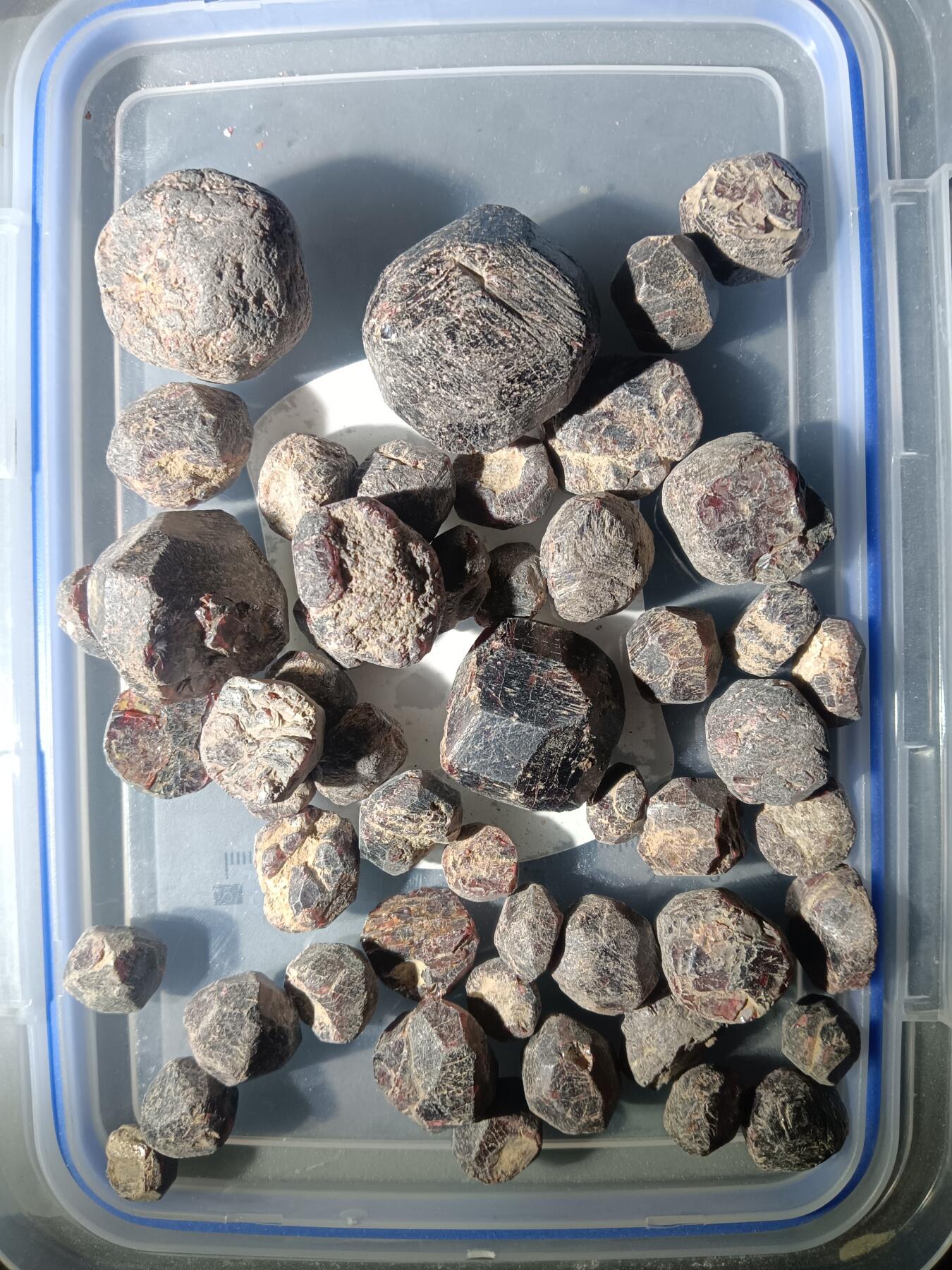 111期新疆红钱粟特钱币丝路钱币专场 3 石榴石原石