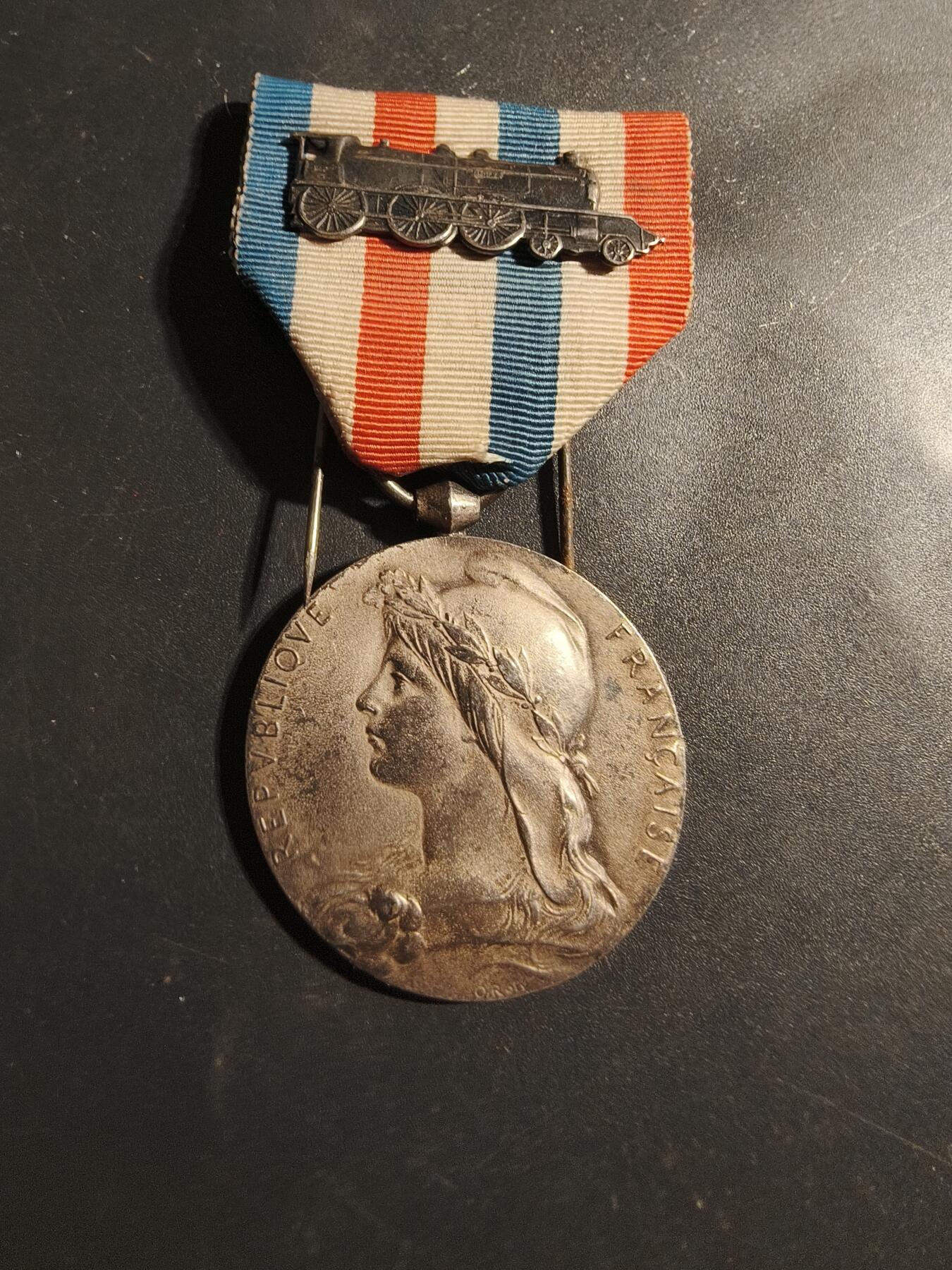 老王徽章第179期 法国银级铁路服务奖章    大师罗蒂版    1935年实发