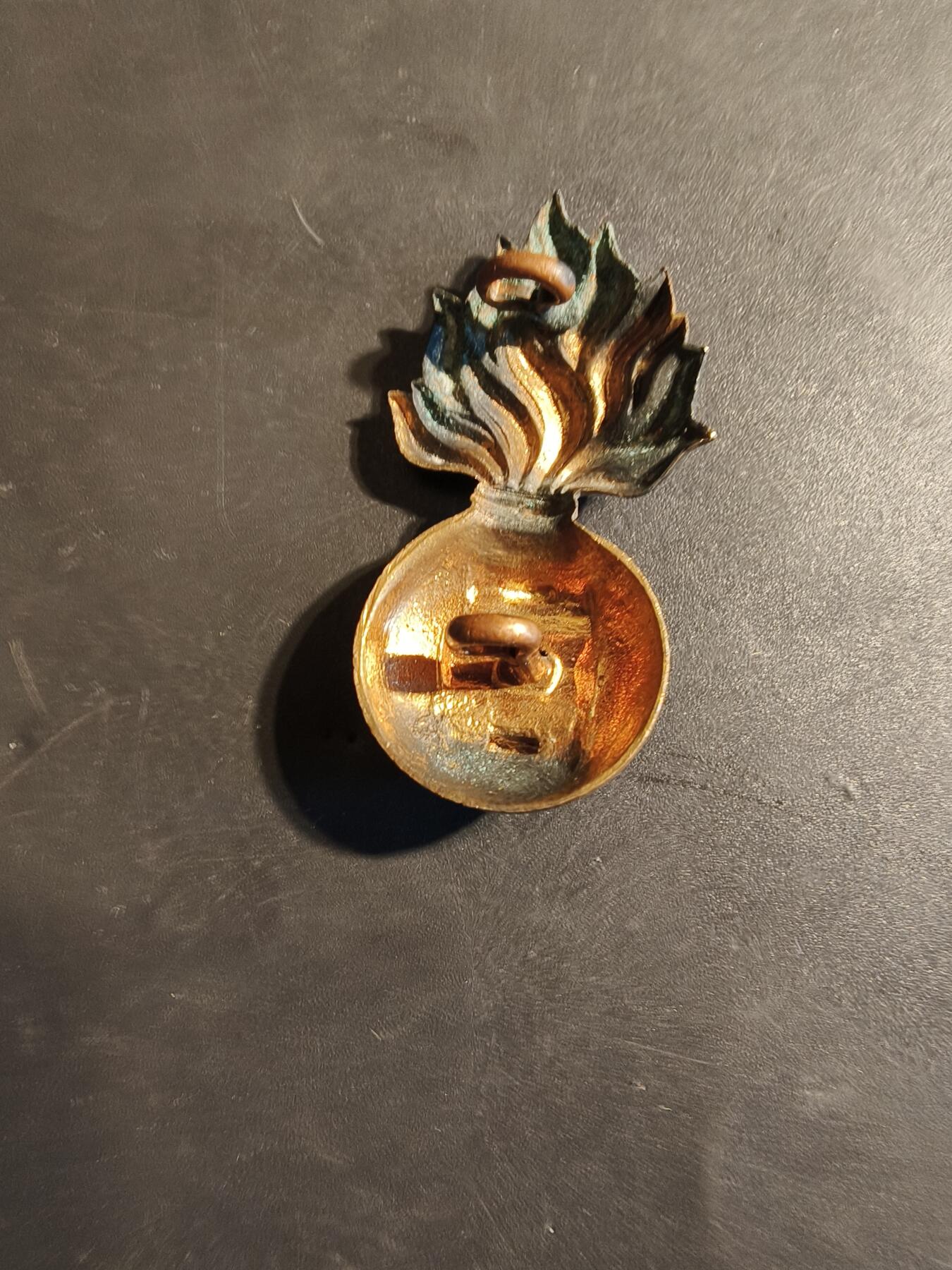 老王徽章第179期 英国皇家恩尼斯基林燧发枪团帽徽     一战时期