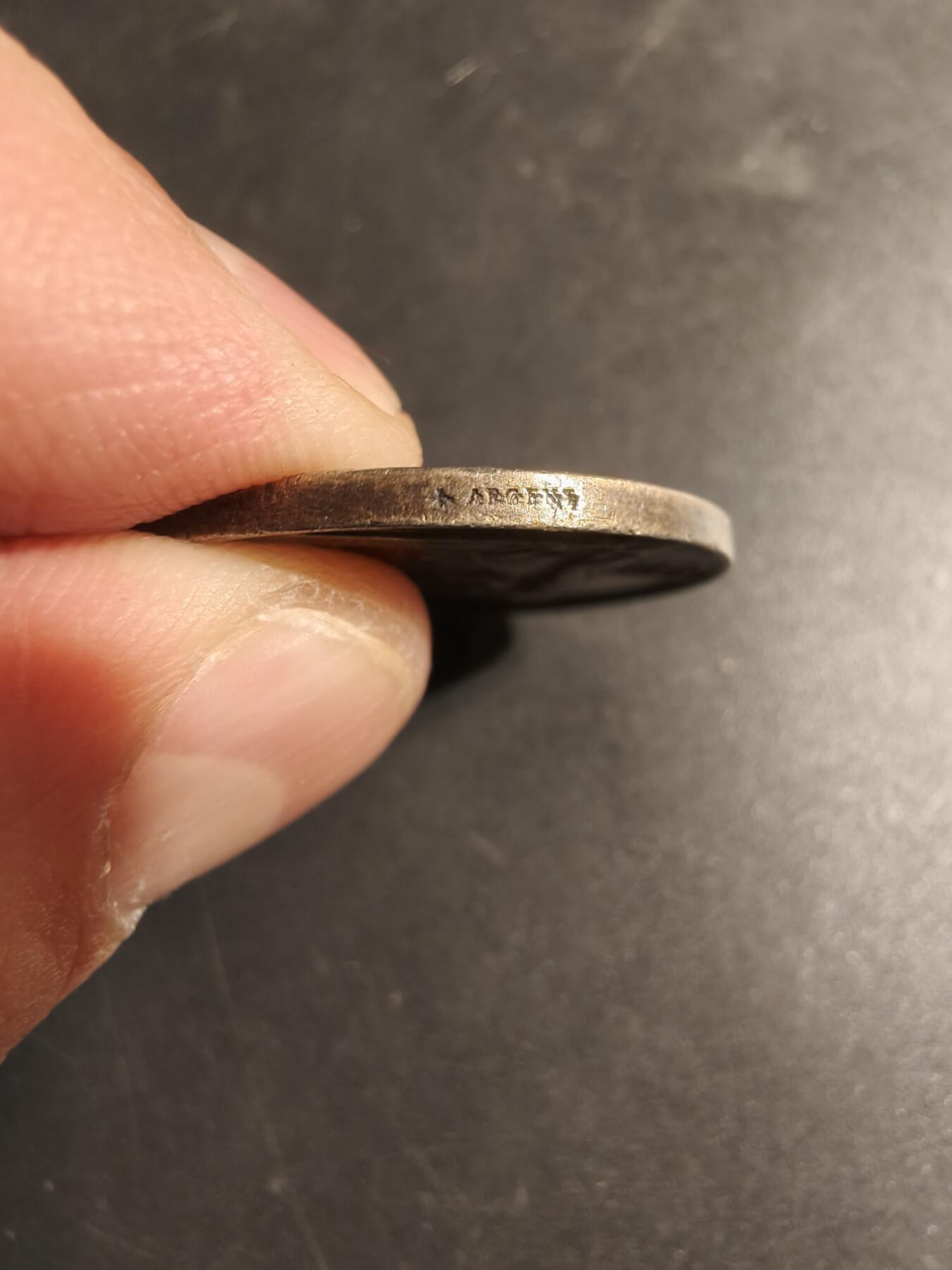 老王徽章第179期 法国银婚章    950银蜜蜂银标    带边铭背铭     1872年实授    直径30mm    重量11.8g