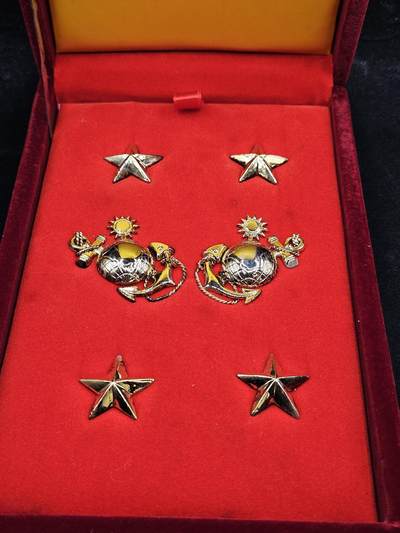 0元起拍勋章 第329期 咸鱼国勋章拍卖专场 1月28日（周三）下午6：00开始 - 民国陆战队将官阶级章礼盒