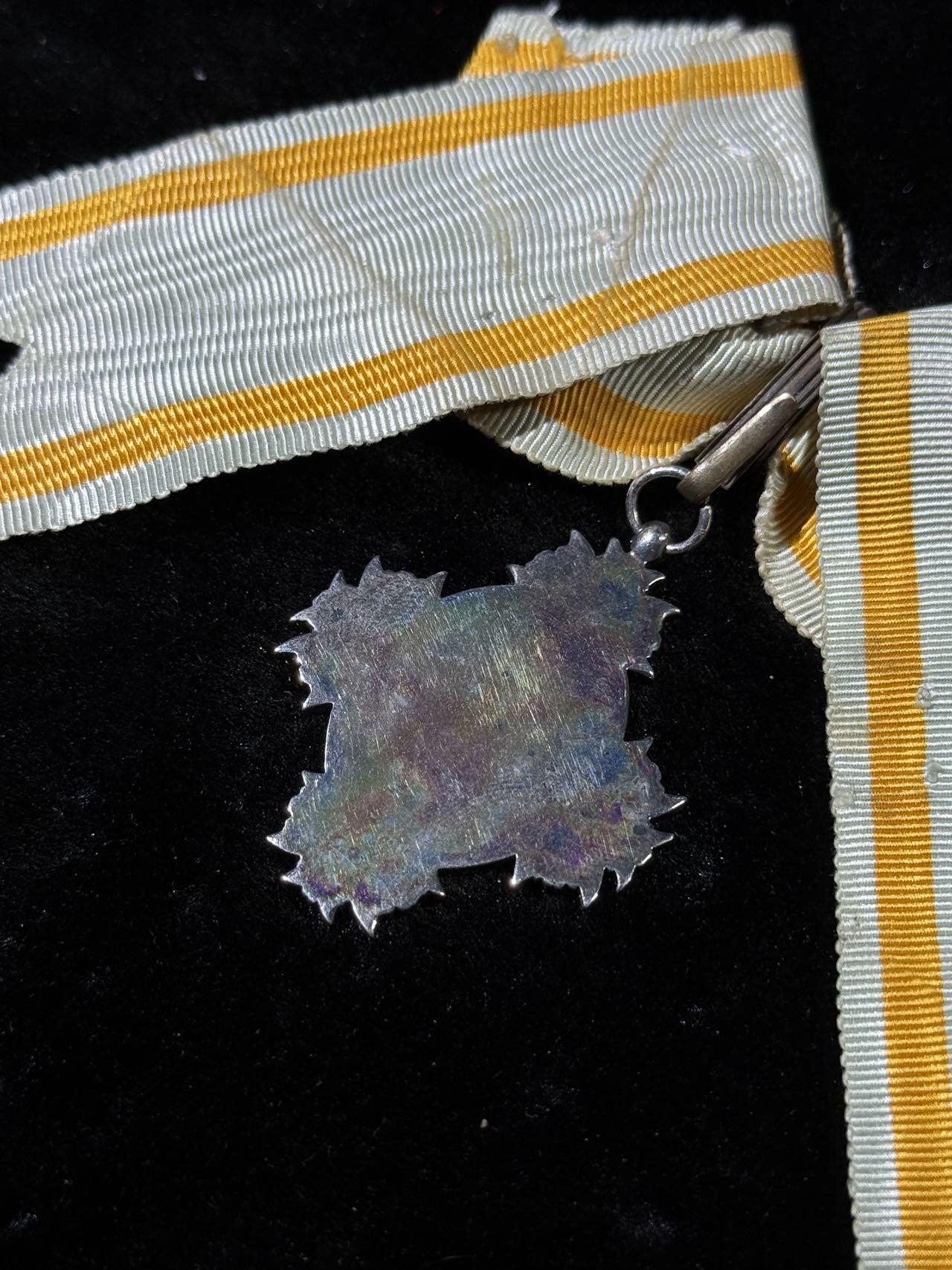 戎马世界章牌大赏第110期 日本宝冠章，复刻