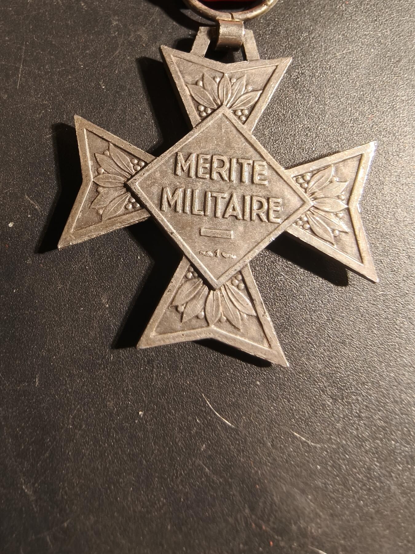 老王徽章第179期 法国银级志愿者服役勋章    四共时期    早期950银版本