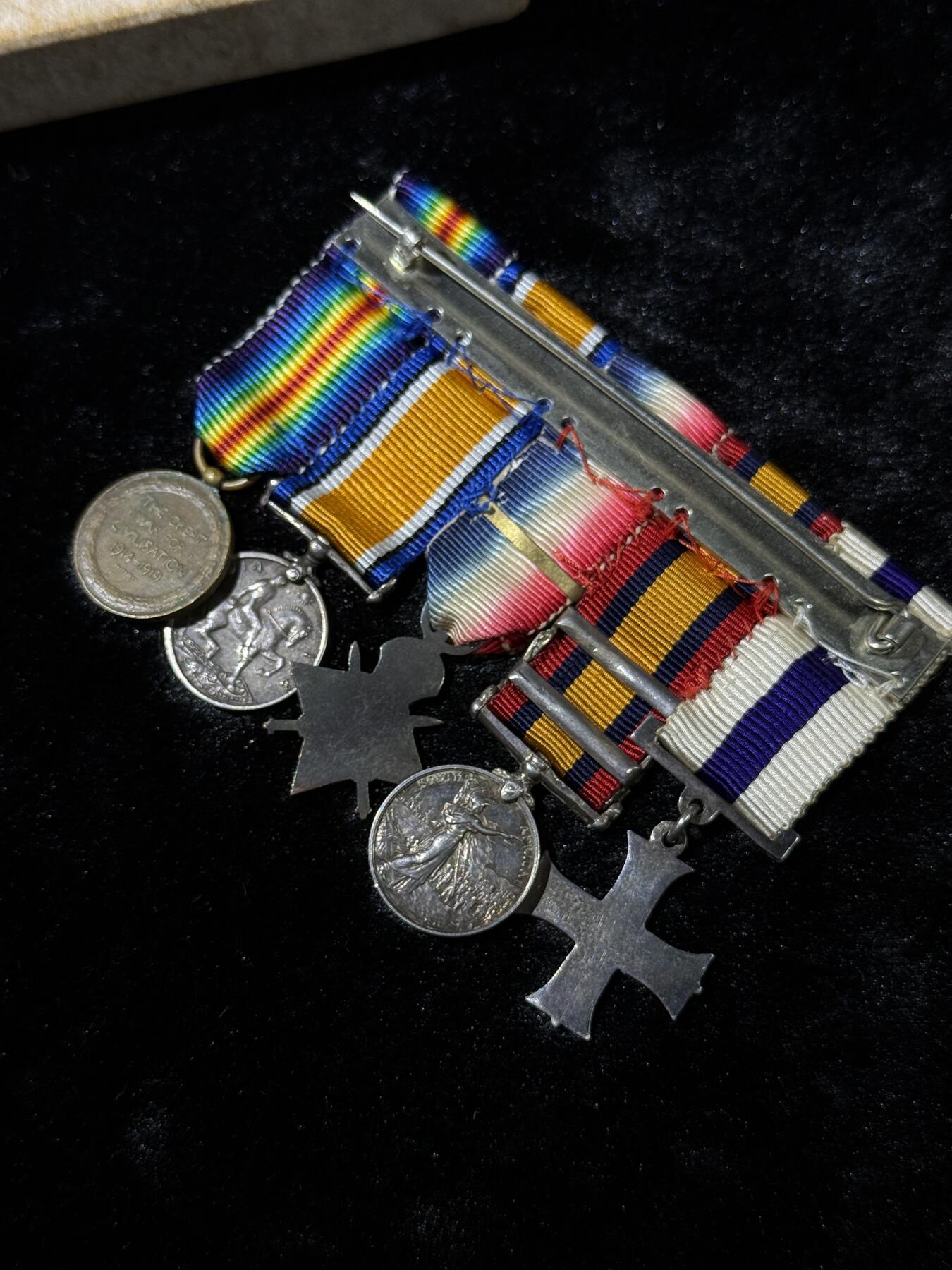 戎马世界章牌大赏第110期 英国布尔一战mini章联排