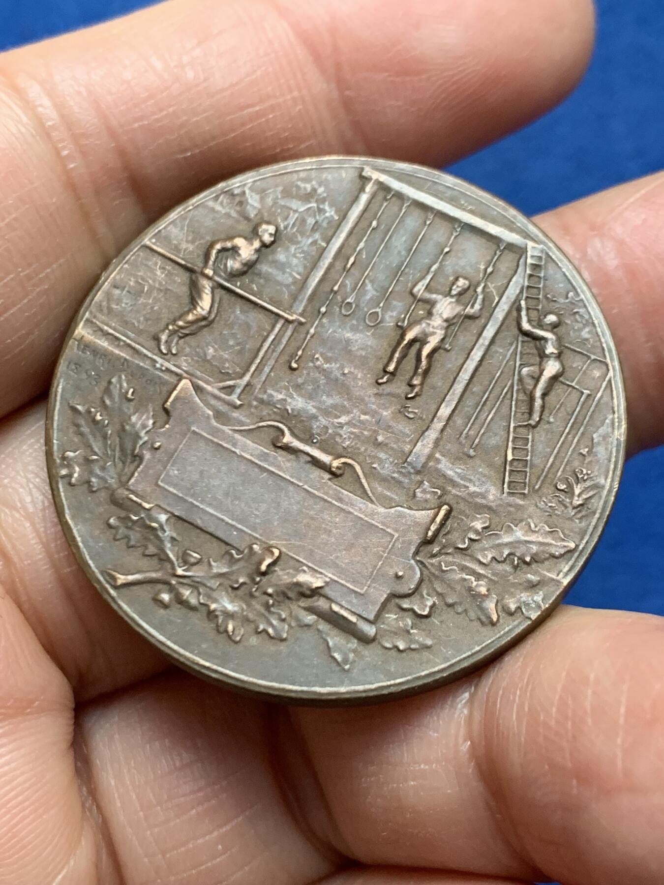 《竞宝斋》第461场 周日，周一，2场连拍 （全场包邮）欢迎送拍 法国部队体育比赛铜章 21.3克 36.3mm 丰饶角铜标