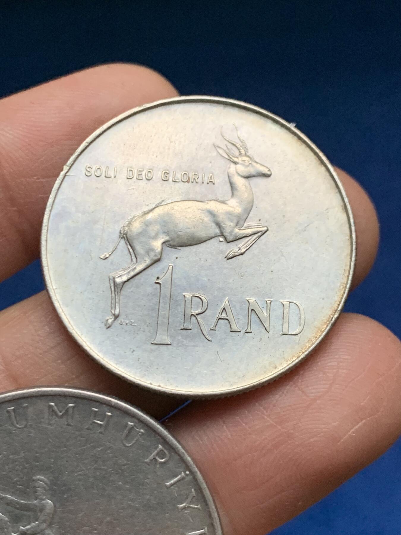 《竞宝斋》第461场 周日，周一，2场连拍 （全场包邮）欢迎送拍 两枚一组 土耳其1972年八月胜利50里拉银币（19.7克830银）+南非1966年1兰特银币（14.95克800银）