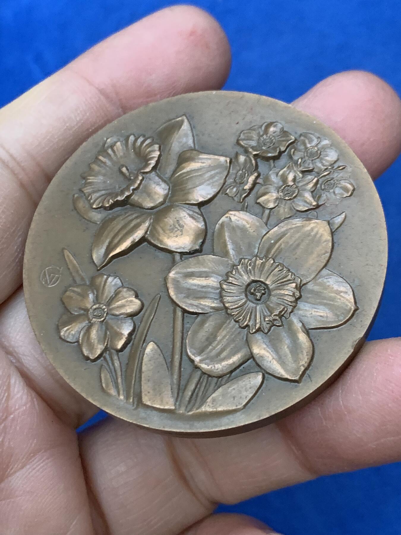 《竞宝斋》第461场 周日，周一，2场连拍 （全场包邮）欢迎送拍 花卉铜章 68.4克 49.8mm 丰饶角铜标 带盒