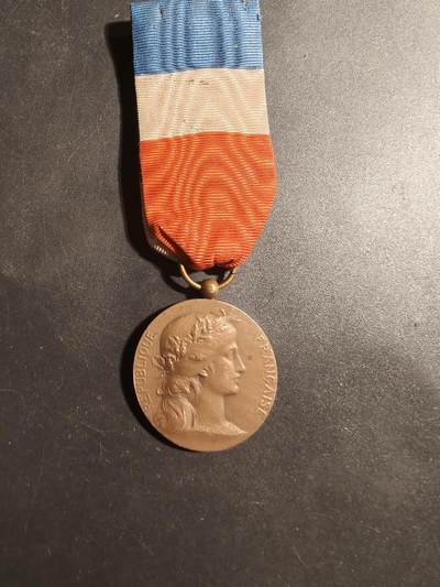 老王徽章第179期 - 法国铜级战争部劳工奖章    1948年实发