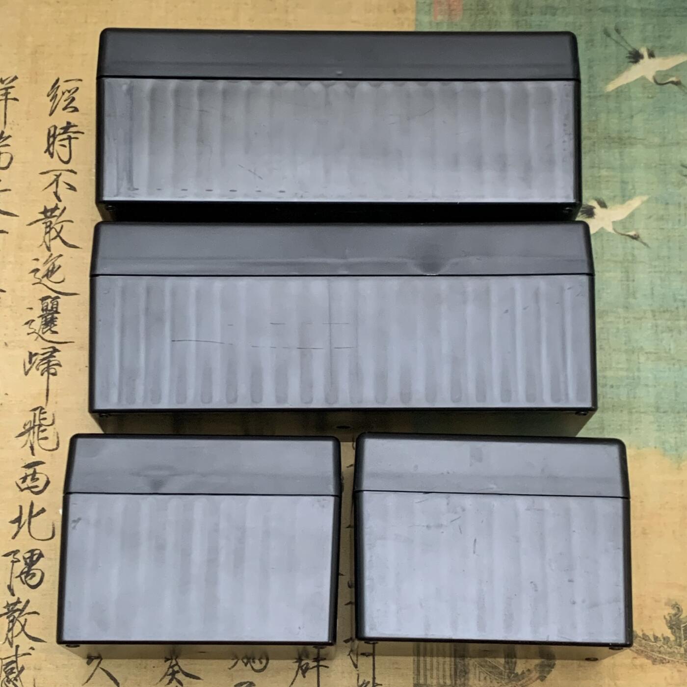 《竞宝斋》第461场 周日，周一，2场连拍 （全场包邮）欢迎送拍 四个一组 PCGS评级币正版黑色收纳盒 大号（每个可装20枚PCGS评级币）2个+ 小号（每个可装10枚PCGS评级币）2个