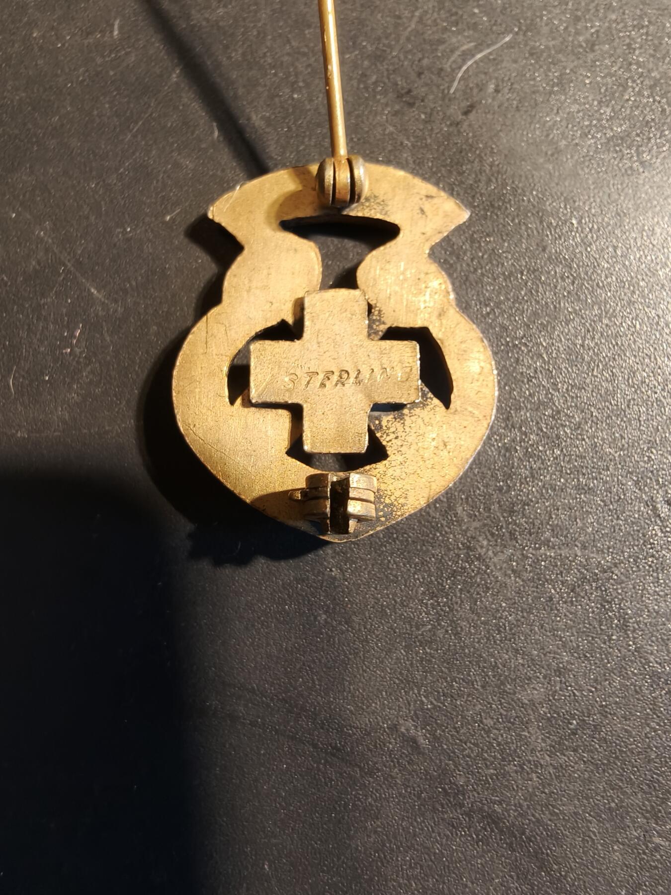 老王徽章第179期 美国二战海军辅助军团服役证章    925银镀金珐琅   3.2g