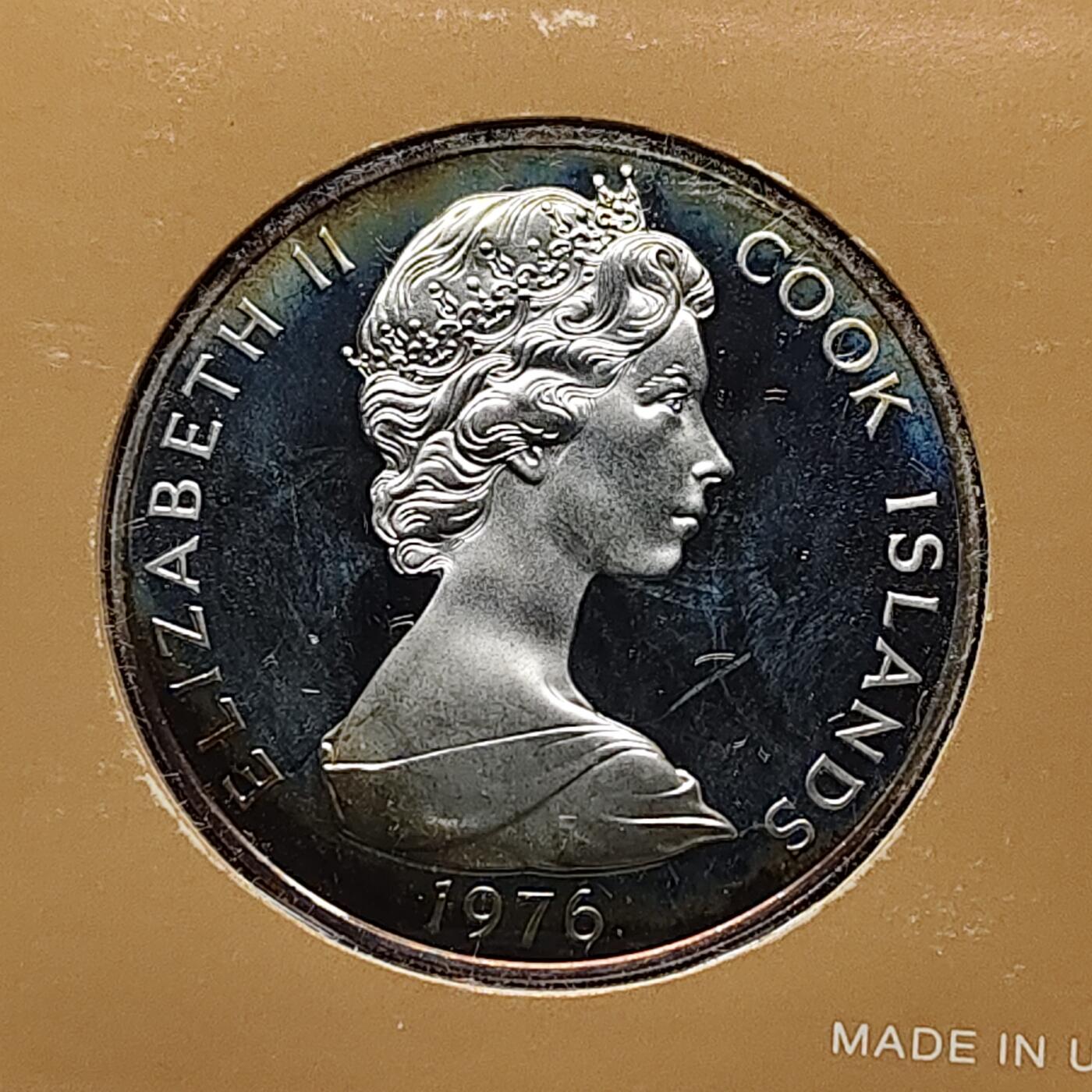 【全场包邮】纯粹捡漏拍499场-持续更新中 库克群岛1976年5元曼加亚翠鸟精制纪念银币【42毫米27.3克50%，纯银价约382元（按28元银价折算）】-原盒