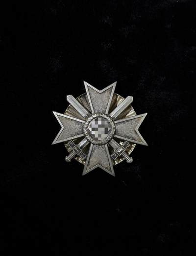 戎马世界章牌大赏第110期 - 铭记历史！珍爱和平！德国二战一级战功十字勋章  铜制贝壳轮