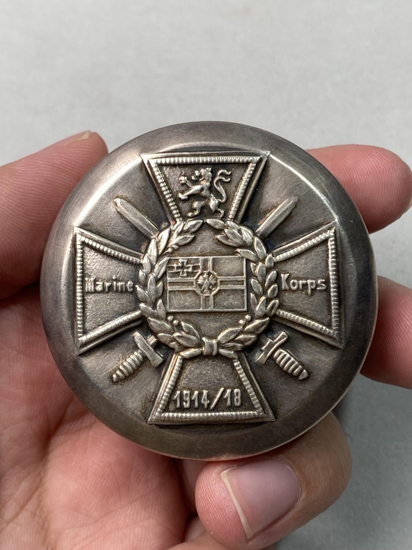 万国钱币拍卖第059期 1914~1918年德国一战时期铁十字银盒 严丝合缝顶级欧洲工艺 23.8g 53mm