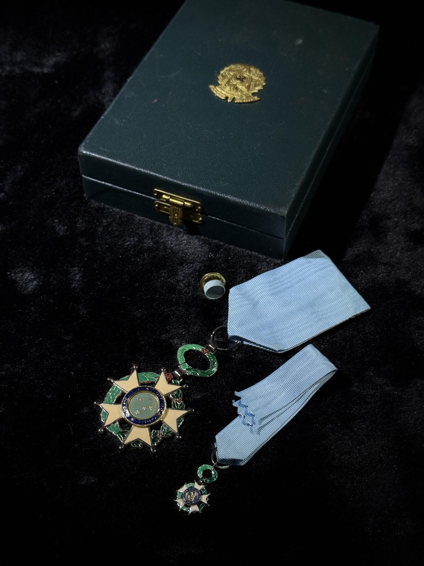 戎马世界章牌大赏第110期 巴西南十字勋章，骑士级，现代版，合金冷珐琅