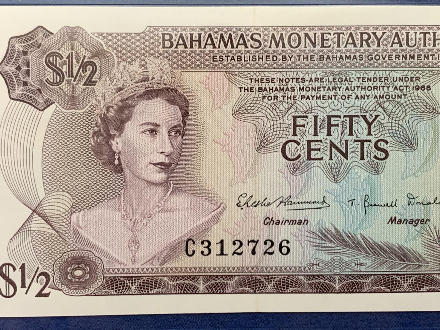 《竞宝斋》第461场 周日，周一，2场连拍 （全场包邮）欢迎送拍 PMG 67EPQ 巴哈马 1968年 女王 1/2元 彩背 高分