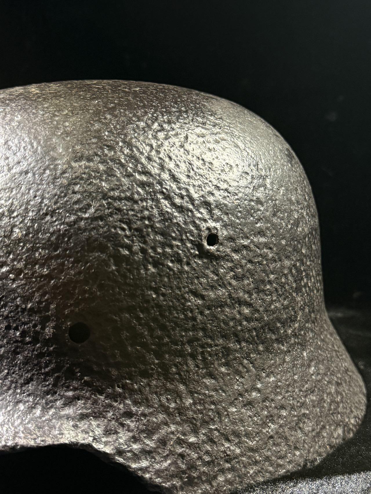 戎马世界章牌大赏第110期 二战德国m40头盔，疑似挖土后修复